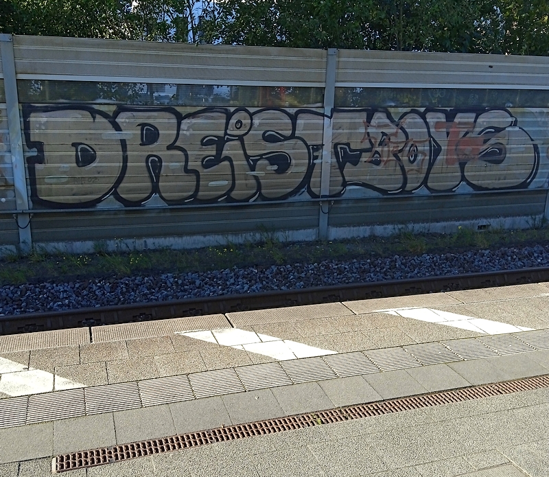 DREIST BOYS...