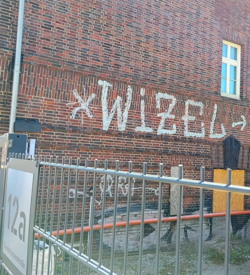 WIZEL Roller Tag
